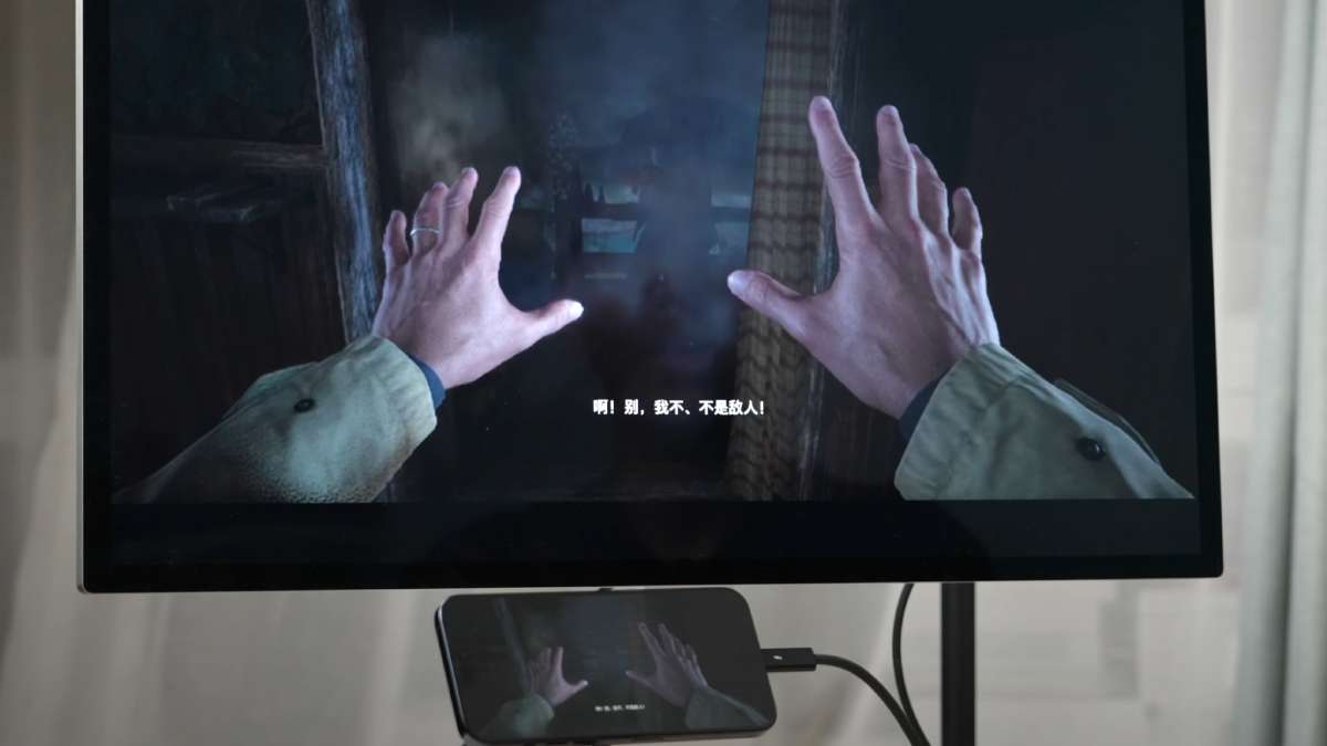 Resident Evil Village funcionando en el iPhone 15 Pro con pantalla externa